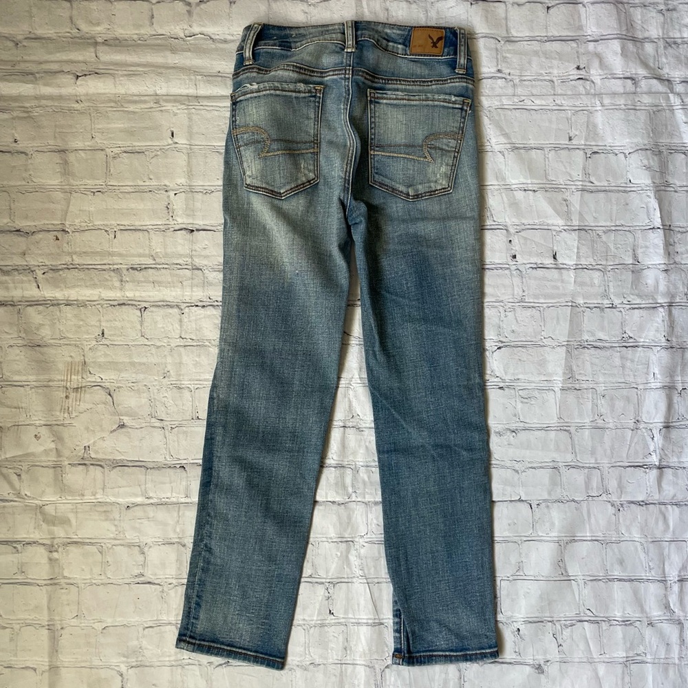 American Eagle Light/Medium Wash Distressed High Rise Cropped Jeggings - Picture 3 of 5
